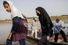 مردم دهستان عنافچه از توابع شهرستان باوی استان خوزستان سالها از پل شناور ارتش برای عبور از رودخانه و تردد به شهر ملاثانی استفاده می کردند. نزدیک به یک ماه است که به دلیل طغیان رودخانه و بالا آمدن آب پل جمع آوری شده و مردم با زحمت فراوان و پذیرفتن خطر برای انجام کارهای روزانه با قایق تردد می کنند.