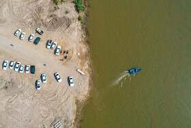 ساکنان روستاهای دهستان عنافچه ناچار هستند برای سفر به شهر ملاثانی با خودرو مسیر ۲۵ کیلومتری را طی کنند در حالی که با ساخت پل، این مسیر به کمتر از ۵۰۰ متر خواهد رسید.
