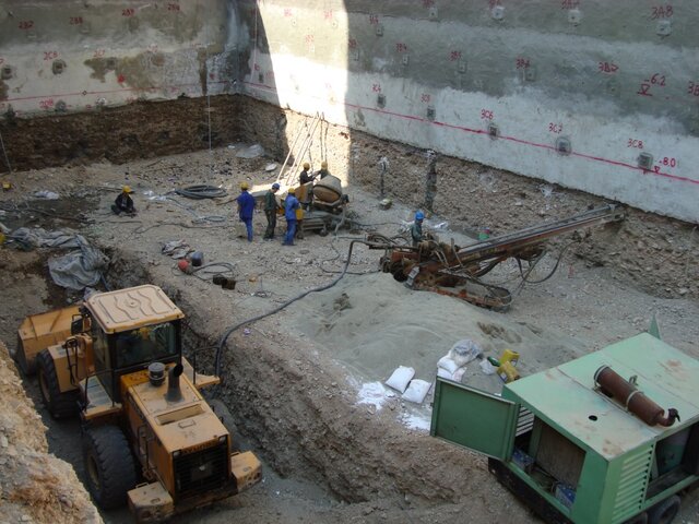 عکس تزئینی است آخرین وضعیت ساختمان در خطر ریزش در منطقه زیتون اهواز