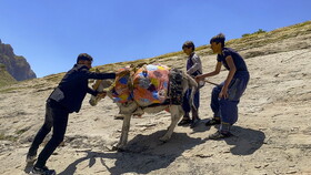 اهالی روستا برای رفتن به شهر و روستاهای همجوار باید از این رودخانه عبور کنند که همین امر سالیان زیاد باعث غرق شدن اهالی و اتفاقات ناگوار دیگر گردیده و جان آنها را تهدید می‌کند.