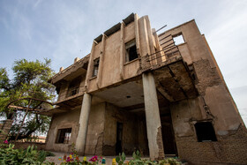 هتل قو در قالب ساختمانی دو طبقه همراه با ساختمانی های جانبی در اواخر دوره قاجار در اهواز احداث شد.