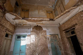 هتل قو اهواز بهرغم قدمت و موقعیت مکانی خاصی که دارد متاسفانه به دلیل نبود رسیدگی و مرمت اصولی در حال نابودی و تخریب است