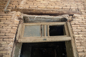 این عمارت تاریخی متاسفانه به دلیل نبود رسیدگی و مرمت اصولی در حال نابودی و تخریب است.