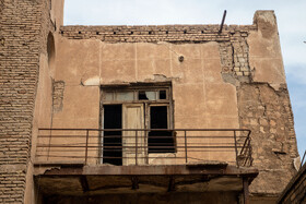 عمارتی تاریخی که بهرغم قدمت و موقعیت مکانی خاصی که دارد متاسفانه به دلیل نبود رسیدگی و مرمت اصولی در حال نابودی و تخریب است