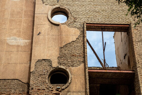 برخی از بخش های هتل قو در سالیان قبل مرمت شده است.