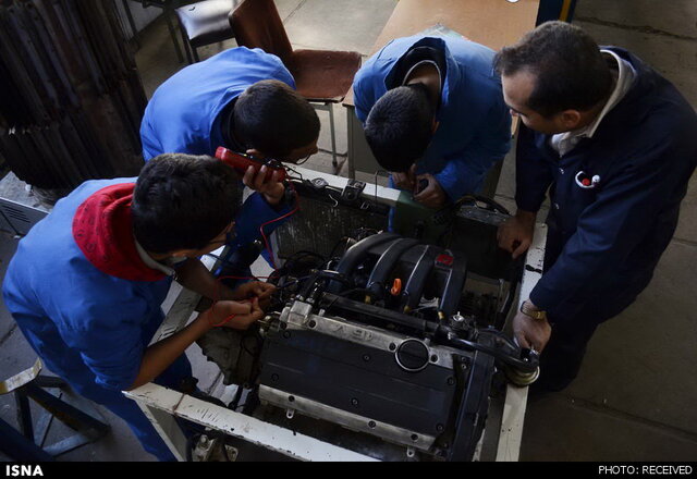 عکس از آرشیو ضرورت اعزام نیروی آموزشی و مهندسی به عراق برای ارزآوری