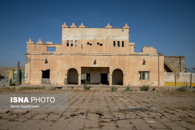 نصب تابلوی اولین باشگاه کارگری خاورمیانه بعد از چندین سال بلاتکلیفی