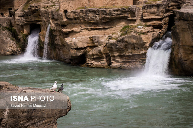 ۱۴ شمع روشن برای سازههای آبی ـ تاریخی شوشتر