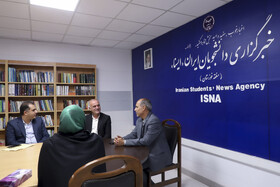 بازدید مسعود بیات منش مدیرکل راه و شهرسازی خوزستان از ایسنا به مناسبت روز خبرنگار