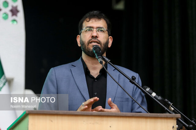 باید تلاش کنیم اقتصاد فرهنگ و هنر تقویت شود