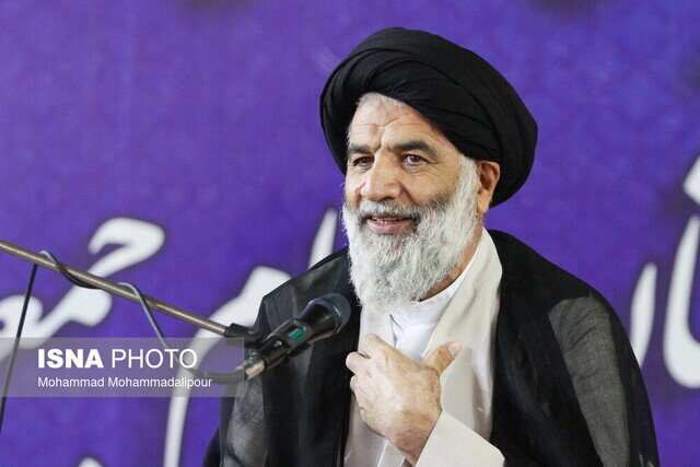 برخی کاندیداها در تبلیغات خود اسراف میکنند/ نباید با نگاه قومیتی رای داده شود برخی کاندیداها در تبلیغات خود اسراف میکنند/ نباید با نگاه قومیتی رای داده شود