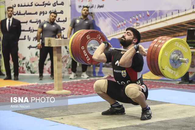 مکوندی: وزنهبرداران یکسوم ورزشکاران سایر رشتهها هم پول نمیگیرند