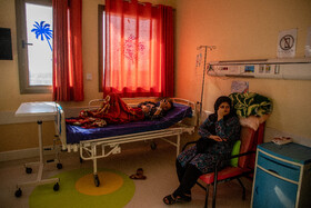 دانش آموز بستری در بیمارستان تخصصی کودکان ابوذر اهواز 