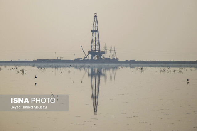 فعالیت نفتی در تالاب هورالعظیم فعالیتهای نفتی در «هورالعظیم» بدون ضابطه زیست محیطی انجام میشود