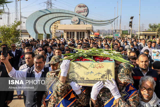 پیکر مطهر شهید گمنام در شرکت فولاد اکسین خوزستان به خاک سپرده شد