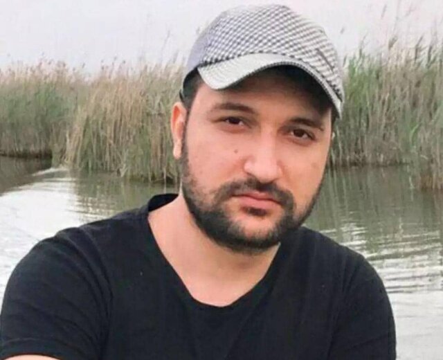 علی رستمی تقدیر از نویسنده "استخوانخوار" در تئاتر فجر