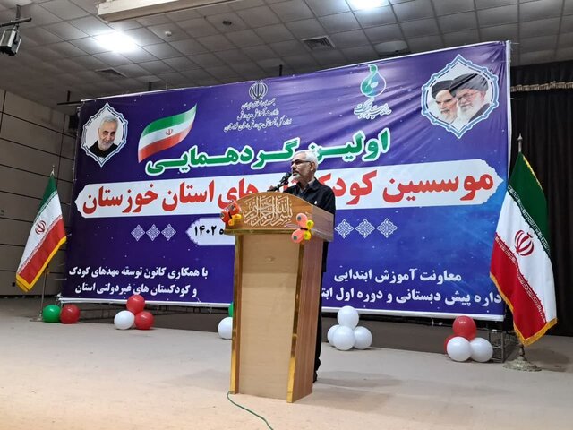 دفاع از حقوق کودکان را وظیفه خود میدانیم/ تدوین ۵۵ بند حمایت از کودک و کودکستانها دفاع از حقوق کودکان را وظیفه خود میدانیم/ تدوین ۵۵ بند حمایت از کودک و کودکستانها