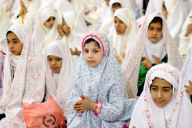 جشن تکلیف دختران دانش‌آموز در حرم علی بن مهزیار اهوازی