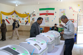 حضور مردم پای صندوق های اخذ رای در روستای آلبوعبادی - آبادان
