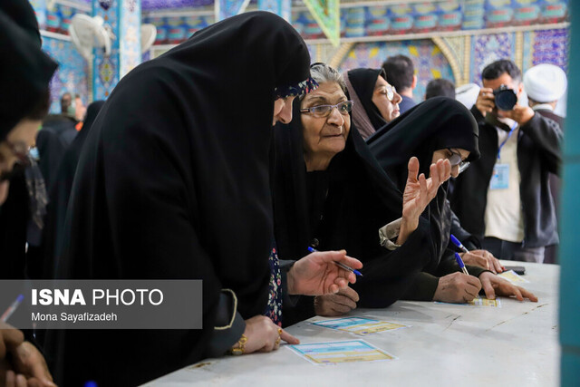 خوزستانیها با شور و شوق پای صندوقهای رای آمدهاند...