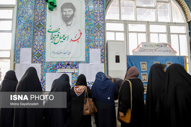 خوزستانیها با شور و شوق پای صندوقهای رای آمدهاند...