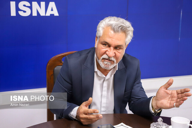 نفت آبادان کم جان است، ولی بی جان نیست نفت آبادان کم جان است، ولی بی جان نیست