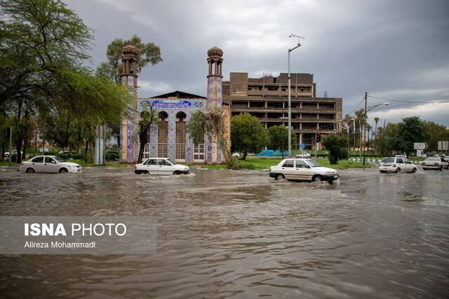 آبگرفتگی در اهواز هشدار قرمز ترافیکی پلیس در پی بارشهای سیلآسا در اهواز