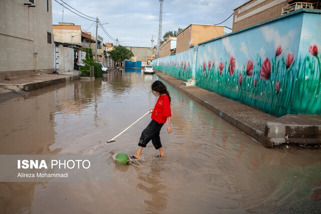 آبگرفتگی در اهواز تلاش برای رفع آبگرفتگیهای اهواز تا شب/ مردم حوصله کنند