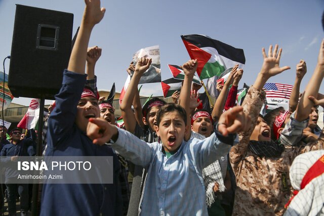 تجمع دانشآموزان خوزستانی در حمایت از اقدام شجاعانه سپاه تجمع دانشآموزان خوزستانی در حمایت از اقدام شجاعانه سپاه