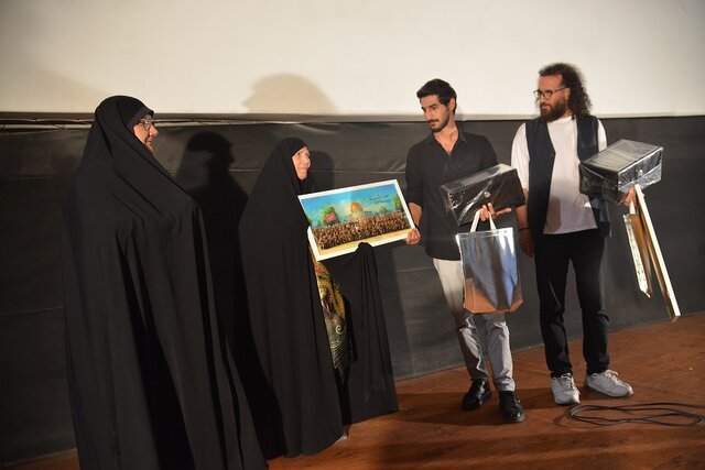 رویکرد فیلم «آپاراتچی» بازنمایی فضای حاکم بر سبک زندگی دهه ۶۰ است