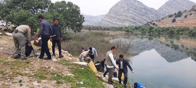 زبالههای حاشیه تالاب «شیمبار» جمعآوری شد زبالههای حاشیه تالاب «شیمبار» جمعآوری شد