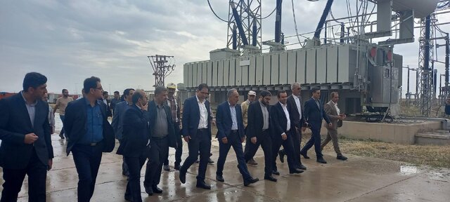 بازدید مدیرعامل توانیر از پستهای ۴۰۰ کیلوولت شهیدهاشمی و شمالغرب اهواز بازدید مدیرعامل توانیر از پستهای ۴۰۰ کیلوولت شهیدهاشمی و شمالغرب اهواز