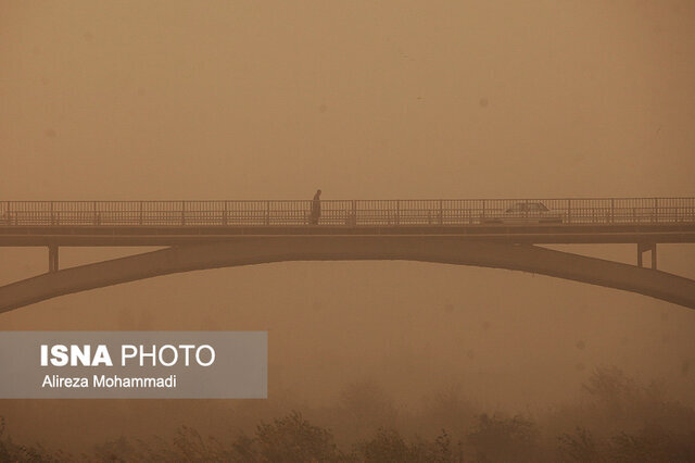 گرد و غبار در اهواز هوای ۱۹ شهر خوزستان در وضعیت «خطرناک»/ گرد و غبار اهواز و حمیدیه ۶۷ برابر حدمجاز