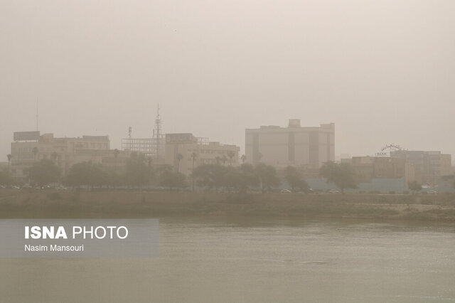 گرد و غبار در اهواز چرا خوزستان با وجود هشدار نارنجی خاک و باد تعطیل نشد؟