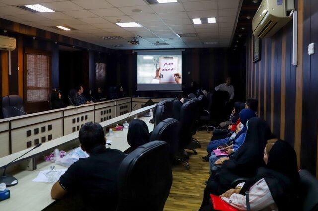 برگزاری اولین سمینار آموزشی «درک ناباروری، کشف علل و مسیرهای تشخیص و درمان» در اهواز