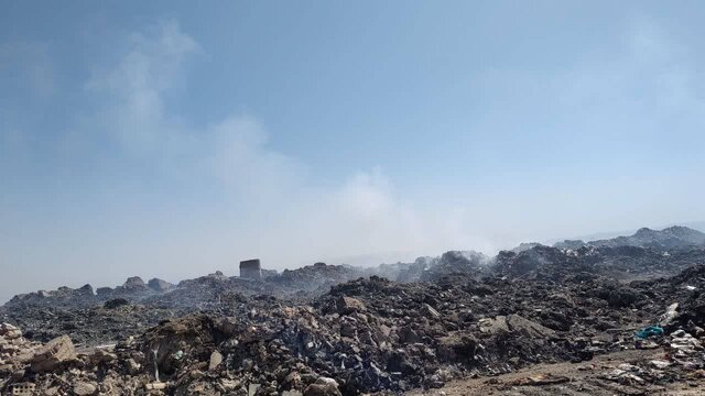 آتشسوزی در سایت دفن زباله دزفول ادامه آتشسوزی در سایت دفن زباله دزفول پس از ۲۰ روز