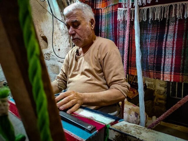 زنده یاد حاج رجبعلی فروزانزاده (پیشکسوت احرامیبافی شوشتر) خوزستان پرچمدار ثبت ملی شهرهای صنایع دستی کشور