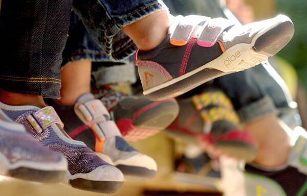 چند نکته بهداشتی برای خرید کفش دانشآموزان