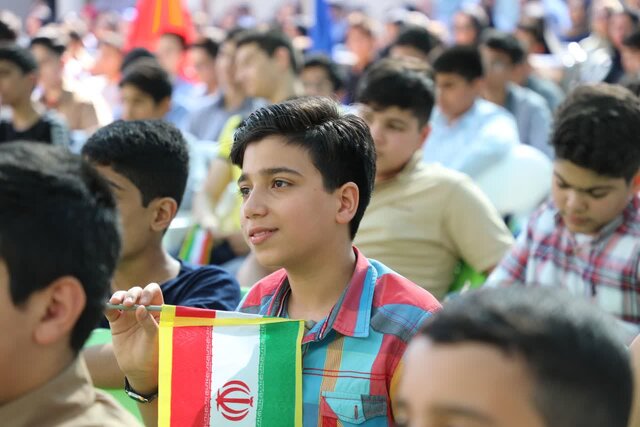 برپایی «جشن جوانه‌ها» در کرمانشاه/ دانش‌آموزان پایه هفتم راهی مدارس شدند