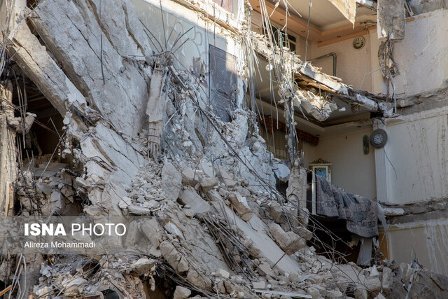 ساختمان شش طبقه فروریخته در زیتون اهواز شهردار اهواز: دلیل اصلی ریزش ساختمان زیتون امروز اعلام میشود