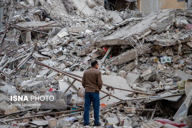 ساختمان فروریخته در زیتون اهواز روایت فروریختن ساختمان زیتون اهواز از زبان فرشته نجات ساکنان