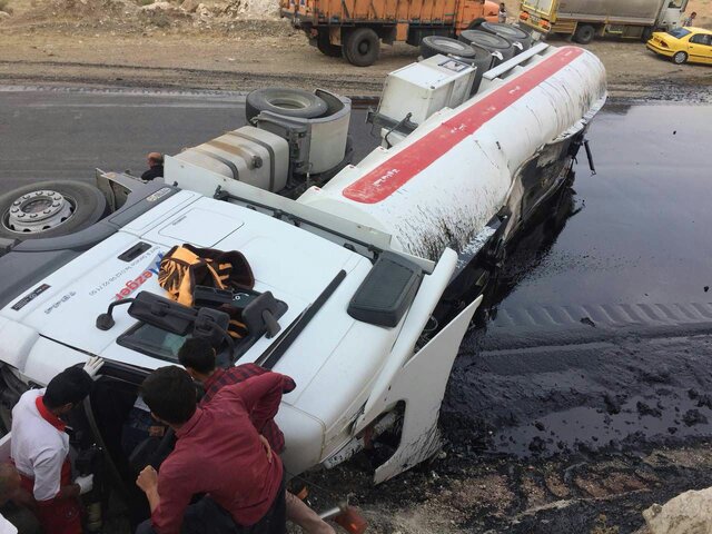 عکس تزئینی است. واژگونی ۴ نفتکش در محورهای خوزستان از شب گذشته تاکنون