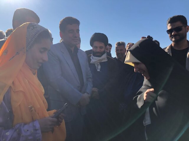 حضور بهروزآذر در اندیکا حضور بهروزآذر به عنوان نماینده رئیس جمهور در ۴ شهر خوزستان