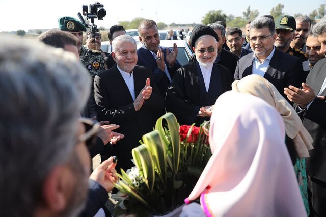 وزیر میراث‌فرهنگی وارد شوشتر شد