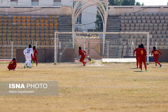 لیگ برتر فوتبال زنان آغاز شد/ توقف پرسپولیس در گام نخست