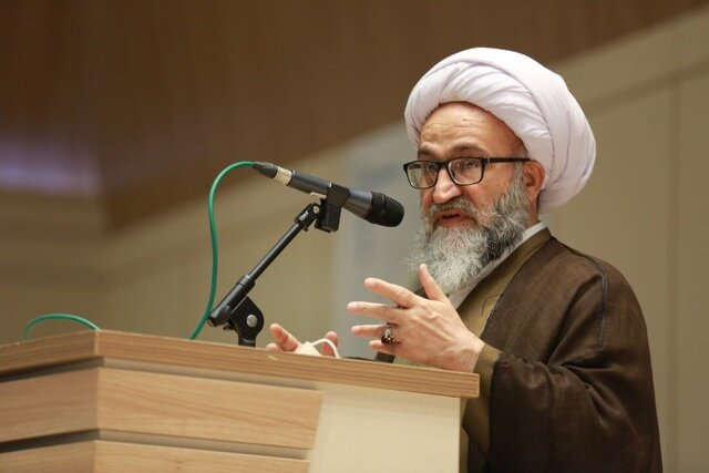 شوراهای شهر نباید خارج از چارچوب قانون اقدام کنند شوراهای شهر نباید خارج از چارچوب قانون اقدام کنند