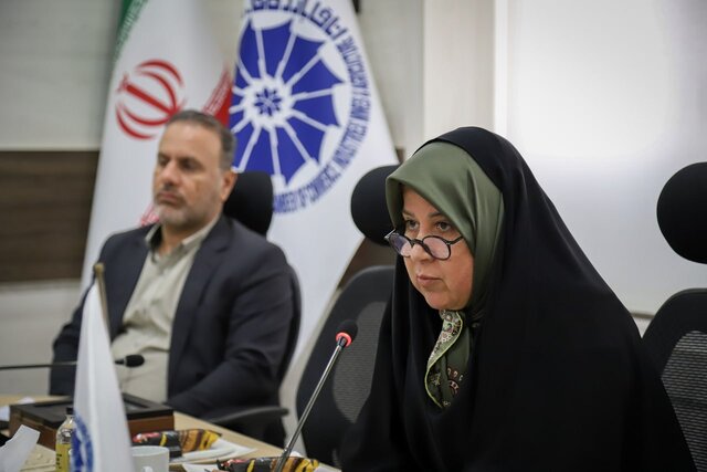الزام اخذ بارنامه درون شهری در اهواز فعالیت صنعت پخش غذا و دارو را با چالش مواجه کرده است