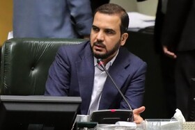 انتقاد نماینده اهواز از سوءمدیریت در خصوص قطعی آب و برق و آتش‌سوزی هورالعظیم