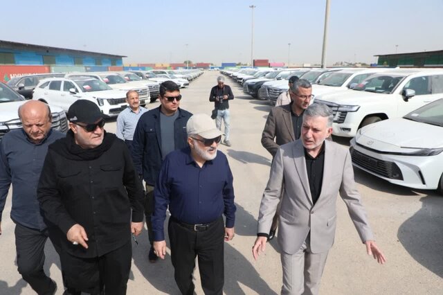 تاکید استاندار خوزستان بر لزوم ترخیص فوری خودروهای بلاتکلیف در گمرک خرمشهر