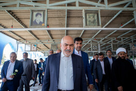 سید محمدرضا موالی‌زاده استاندار خوزستان در آیین عطرافشانی و غبارروبی مزار شهدای بهشت‌آباد اهواز